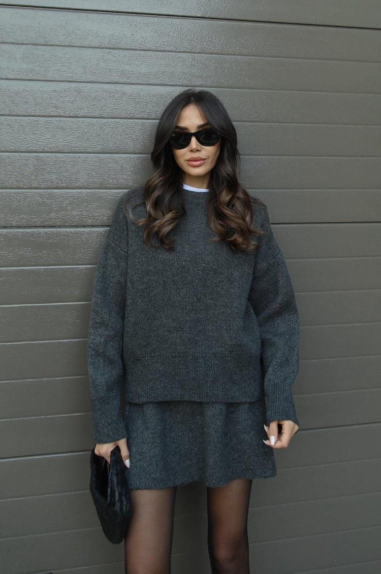 Adriana - Strickset für Damen - Lässiger Pullover und Rock in teiliger Ausführung