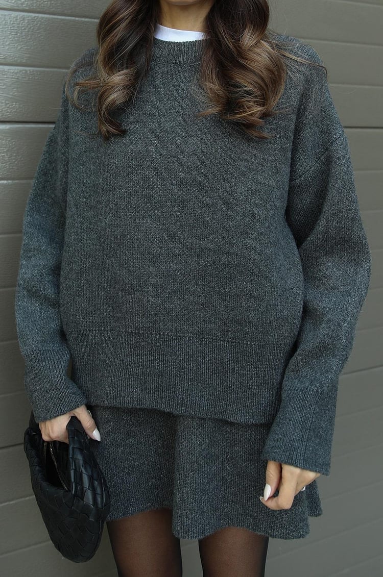 Adriana - Strickset für Damen - Lässiger Pullover und Rock in teiliger Ausführung