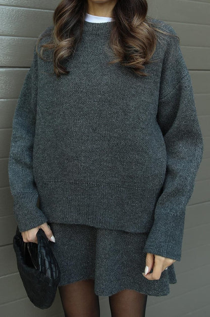 Adriana - Strickset für Damen - Lässiger Pullover und Rock in teiliger Ausführung