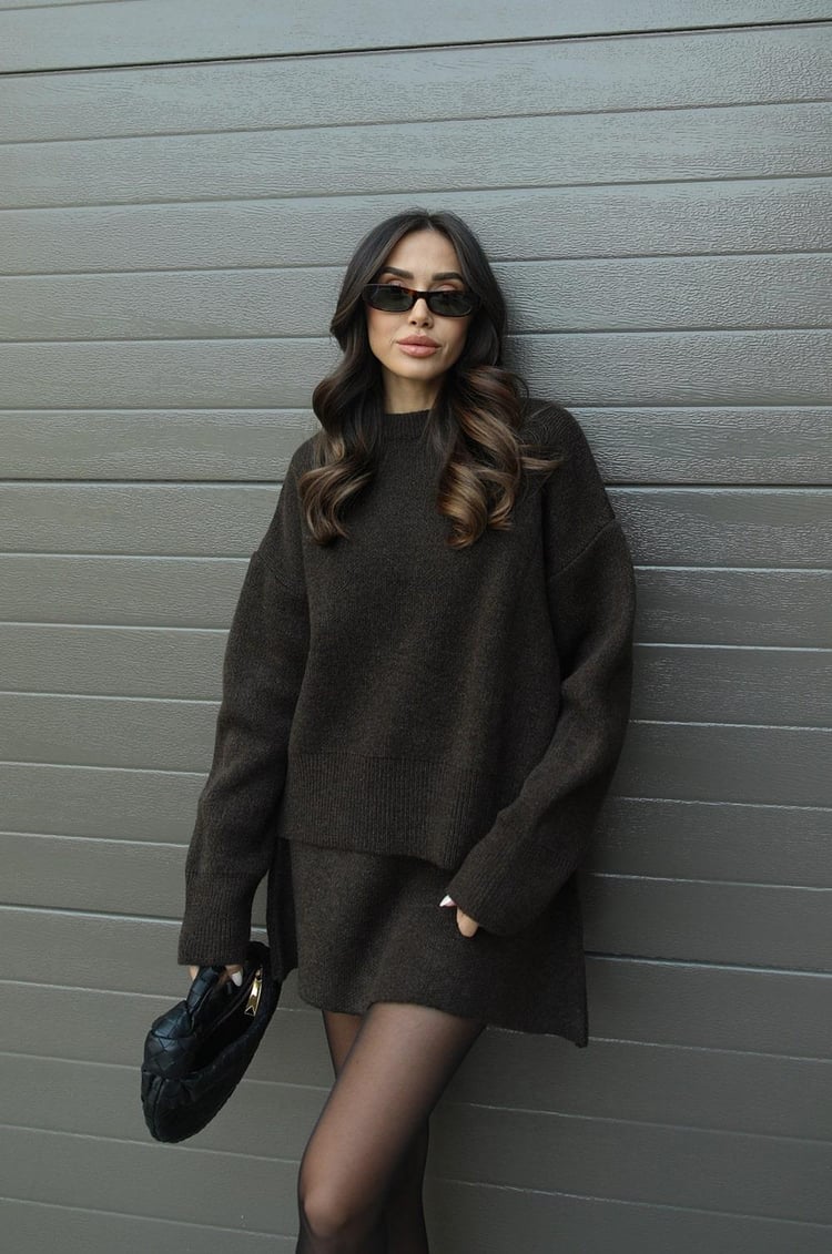 Adriana - Strickset für Damen - Lässiger Pullover und Rock in teiliger Ausführung