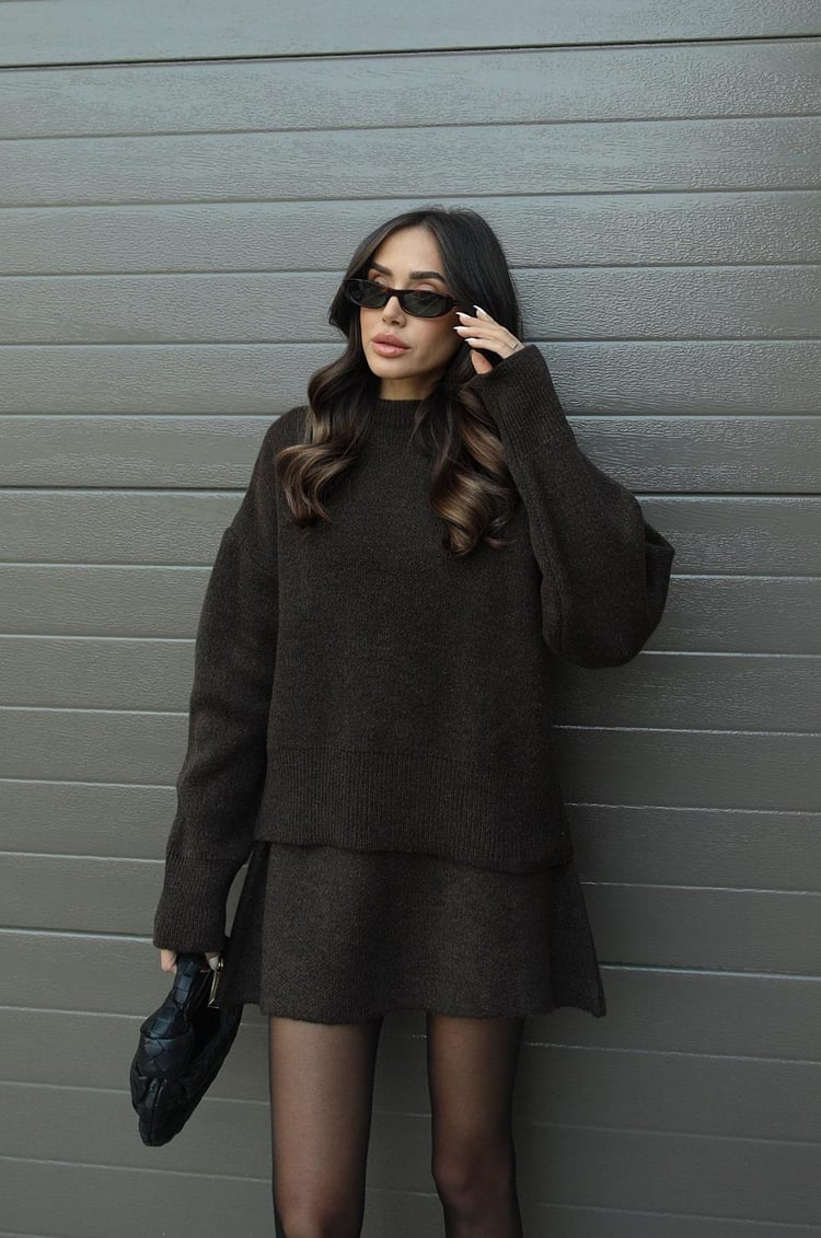 Adriana - Strickset für Damen - Lässiger Pullover und Rock in teiliger Ausführung