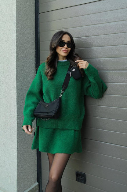 Adriana - Strickset für Damen - Lässiger Pullover und Rock in teiliger Ausführung